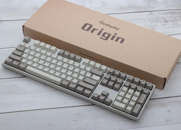 Actual product image Ducky Origin Vintage Gaming Keyboard, Cherry MX-Brown (US) (US, Cable)
