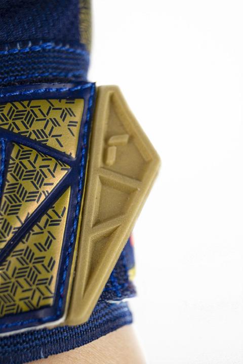 Actual product image Reusch Attrakt Gold X Junior (6)