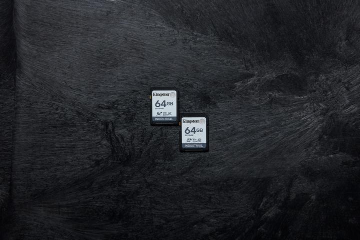 Actual product image Kingston Card Ind. SD +ADP 64GB pSLC (64 GB, SDXC, U3, UHS-I)