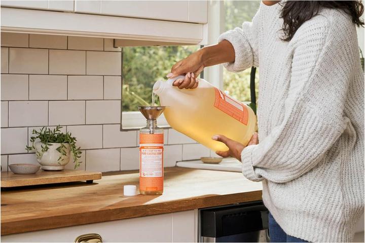 Produktbild Dr. Bronner's 18-IN-1 Teebaum (Flüssigseife, 3800 ml)