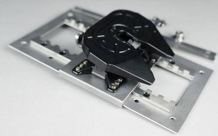 Produktbild Thicon Models 50173 1:14 Sattelplatte Metall