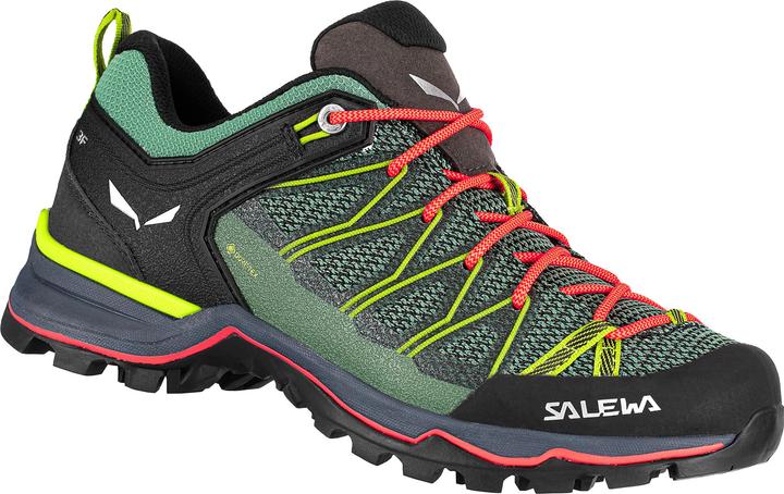 field green-fluo coral