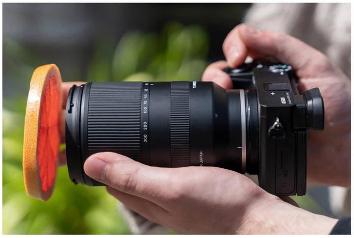 Produktbild Tamron 18-300mm f/3.5-6.3 Di III-A VC VXD, Sony E (Sony E, APS-C / DX)