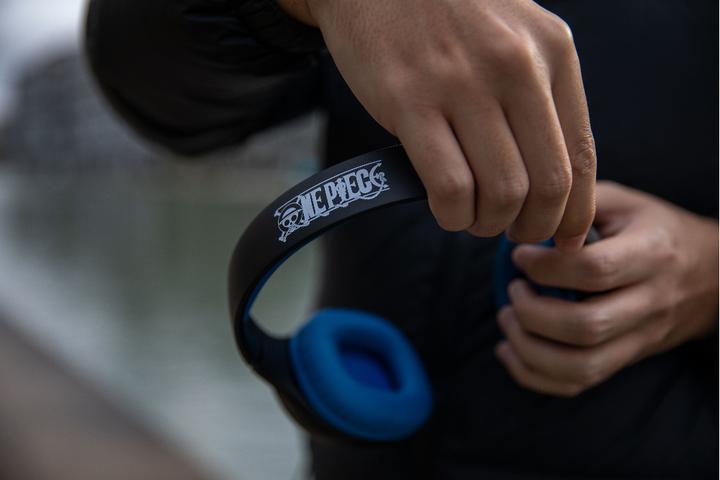 Actual product image NoName ONE PIECE - Casque Bluetooth - Bleu & Noir (Wireless, Cable)