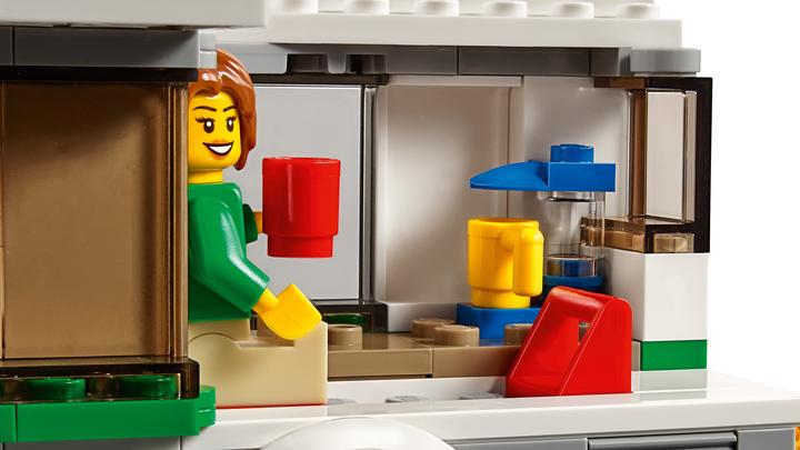 Actual product image LEGO City Van & Caravan (60117, LEGO City)