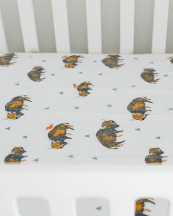 Produktbild little unicorn Brushed Crib Sheets Bison (70 x 140 cm)
