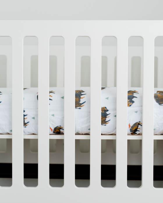 Produktbild little unicorn Brushed Crib Sheets Bison (70 x 140 cm)