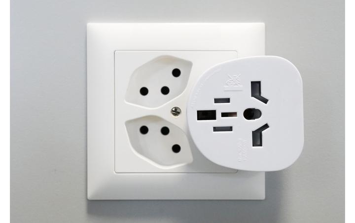 Image du produit Furber.power Reiseadapter Welt – CH