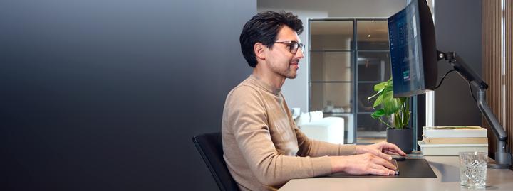 Immagine prodotto One for All per 1 monitor fino a 35 DM7110 (Tavolo, 35", 9 kg)