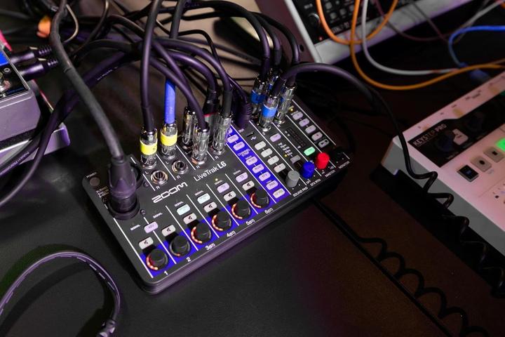 Actual product image Zoom LiveTrak L-6