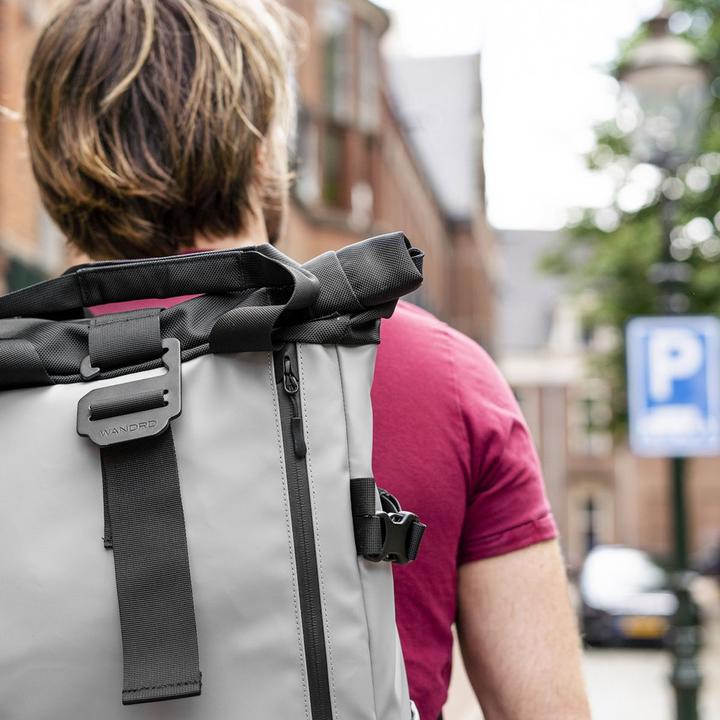 Actual product image Wandrd THE PRVKE 31 litre DisNet Grey V3 (Camera shoulder bag, 31 l)