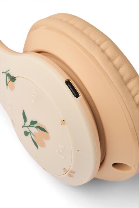 Actual product image Liewood Quinn Peach Sea Shell wireless headphones