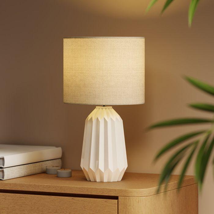 Actual product image Swisshandel24 Tischlampe, Nachttischlampe mit Leinenschirm, Wippschalter, 22x22x39cm, Weiss (E27)