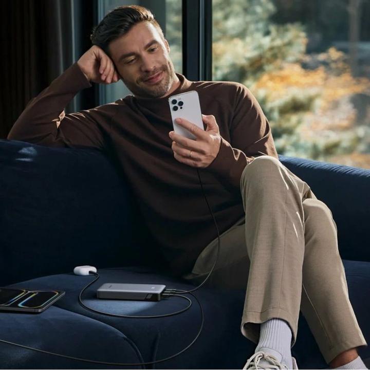 Actual product image Ugreen Powerbank Powerbank Nexode 10000mAh 30W USB-A 2xUSB-C - szary (10000 mAh, 30 W, 37 Wh)