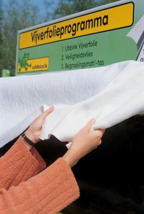 Actual product image Oase Special pond fleece light grey cut to size from roll