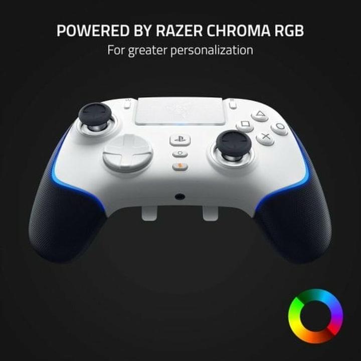 Actual product image Razer Wolverine V2 Pro (PC, PS5)