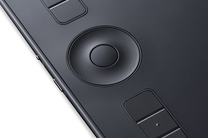 Actual product image Wacom Intuos Pro M, South (5080 lpi)