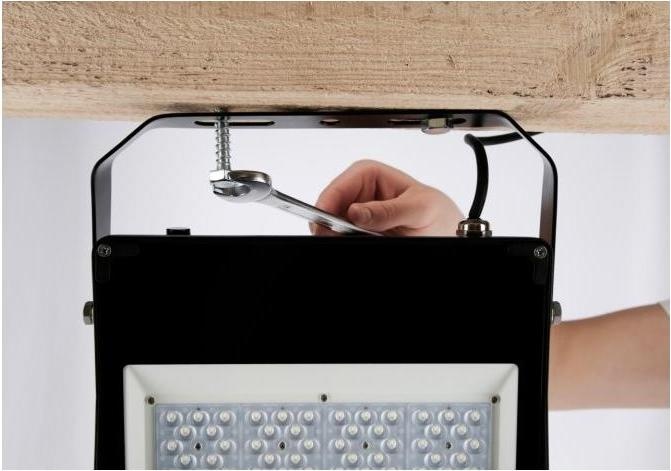 Actual product image Kerbl LED Floodlight Comfort Pro