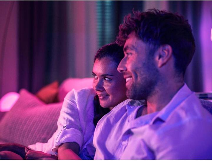 Produktbild Philips Hue Play Gradient Lightstrip 75" (RGBW, 304 cm, Indoor)