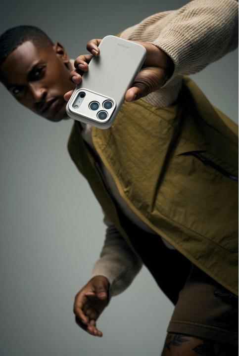 Actual product image Decoded Silicone Backcover Apple iPhone 17 Pro Soft Taupe (Apple iPhone 17 Pro)