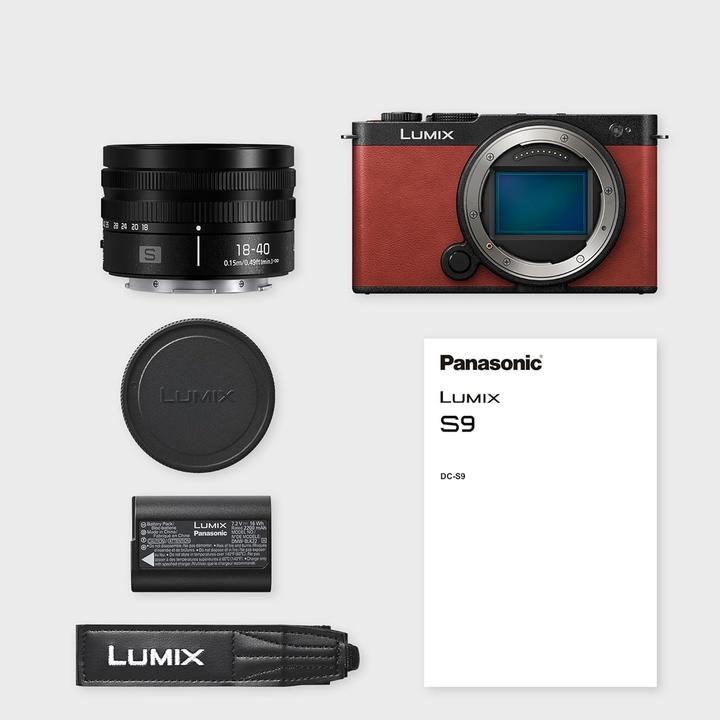 Produktbild Panasonic Lumix S9 Kit (18 - 40 mm, 24.20 Mpx, Vollformat)