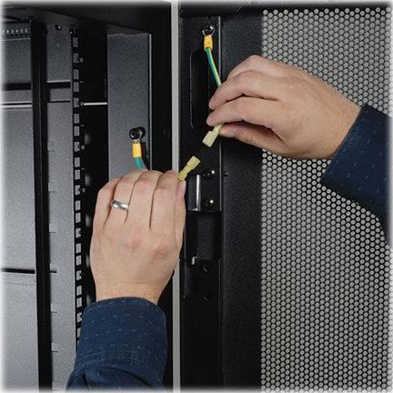 Produktbild Eaton 48U SmartRack Wide Standard-Depth Rack Enclosure Cabinet with doors & side panels (48 HE, 19 Zoll Rack)
