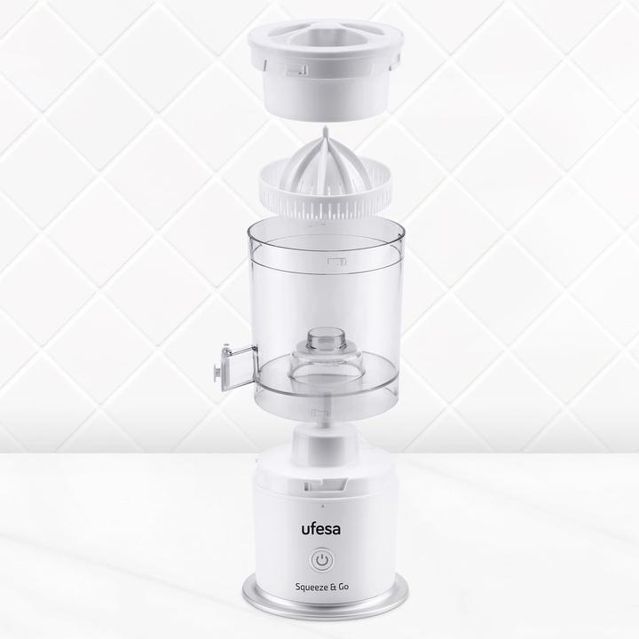 Actual product image Ufesa Squeeze&Go Rechargeable Juicer 30 USB Uses