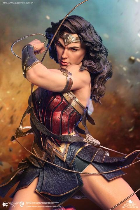 Actual product image Queen Studios Wonder Woman Comic Statuette 1/4 Wonder Woman Early Bird Version 47 cm
