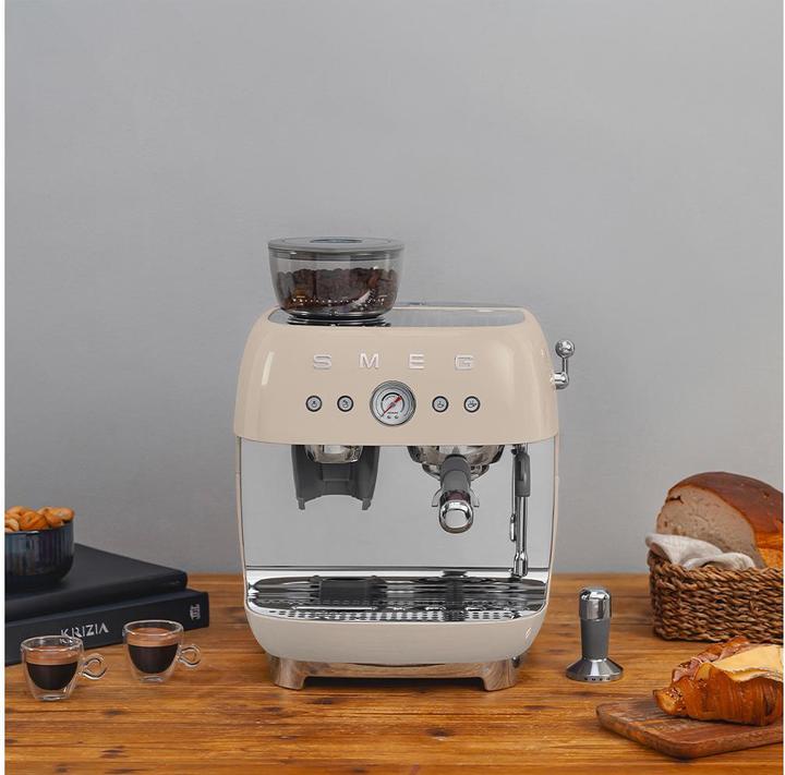 Actual product image Smeg EGF03CREU