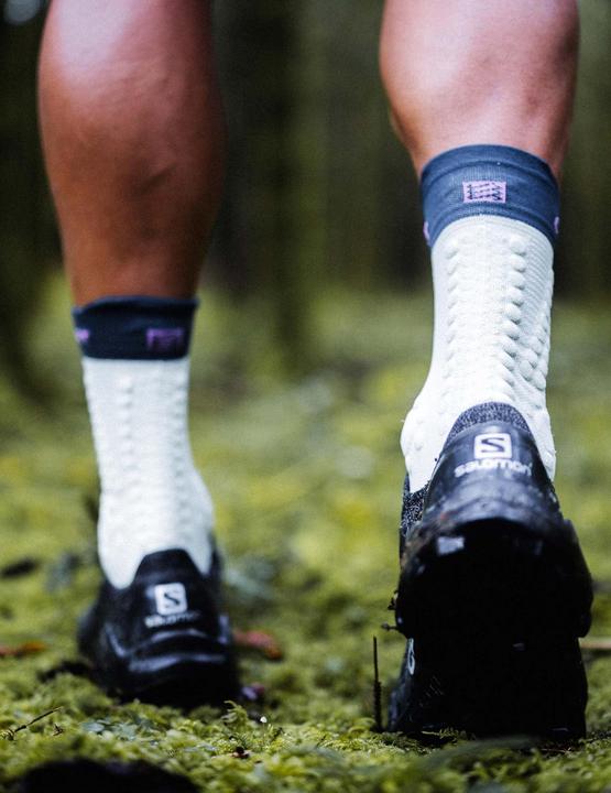 Actual product image Compressport Pro Racing Socks V4.0 Trail (45 - 48)