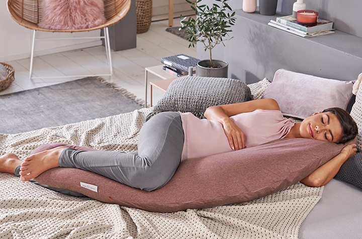 Produktbild Theraline Stillkissen "Das Original" mit Microperlenfüllung inkl. Bezug 190 cm (190 cm)