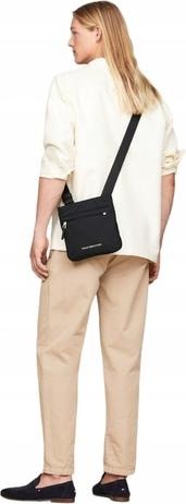 Image du produit Tommy Hilfiger Le mini-sac à bandoulière croisé caractéristique (4 % Polyuréthane, 96% polyester recyclé)