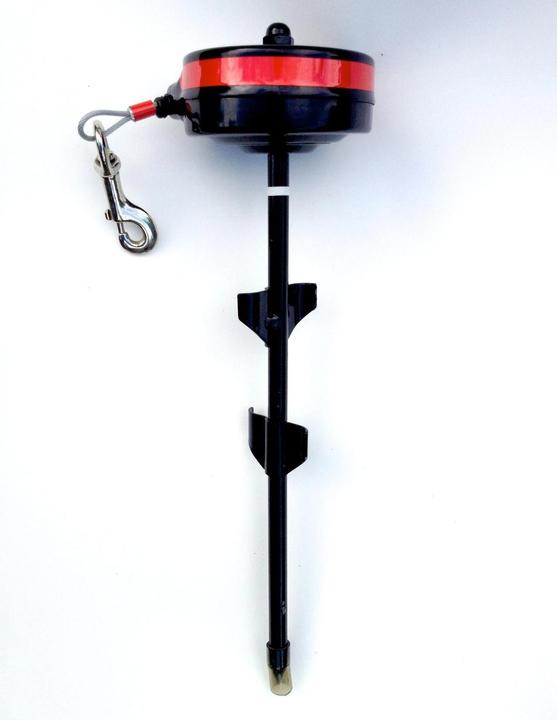 Actual product image Petstages Steel roller rope with ground screw, retractable, Red (Dog, General)