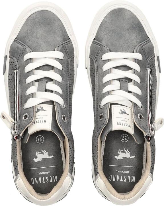 Actual product image Mustang Sneaker (37)