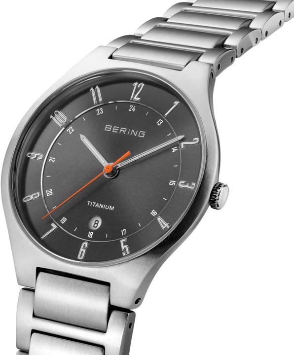 Actual product image Bering Titanium (Analogue wristwatch, 39 mm)