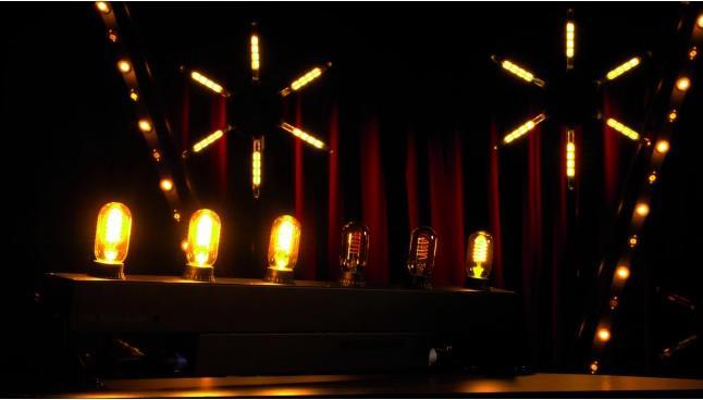 Image du produit Showtec Edison Bar E6 DMX LED dimmer with 6 x E27 Socket (variateur LED E6 DMX avec 6 prises E27)