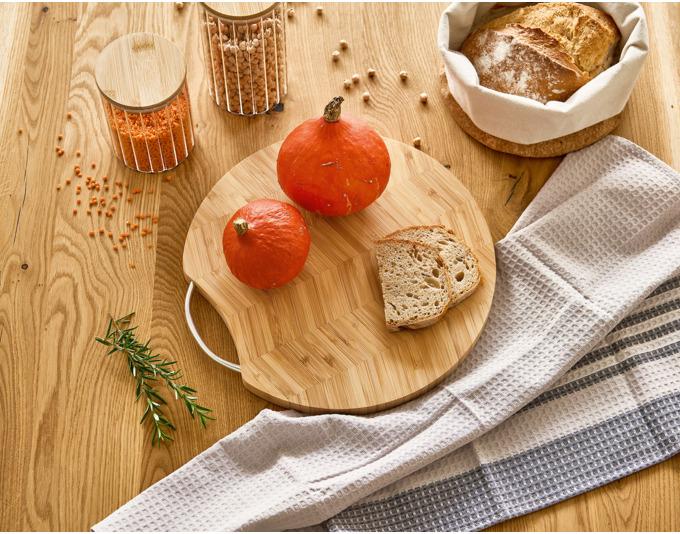Actual product image Zeller Present Chopping board with metal handle "Herringbone", bamboo
