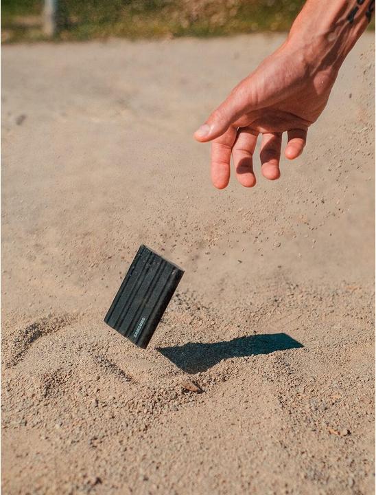 Actual product image Samsung T7 Shield (4 TB)