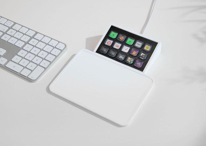 Actual product image Elgato Stream Deck Module 15 (Membrane Keys, USB)