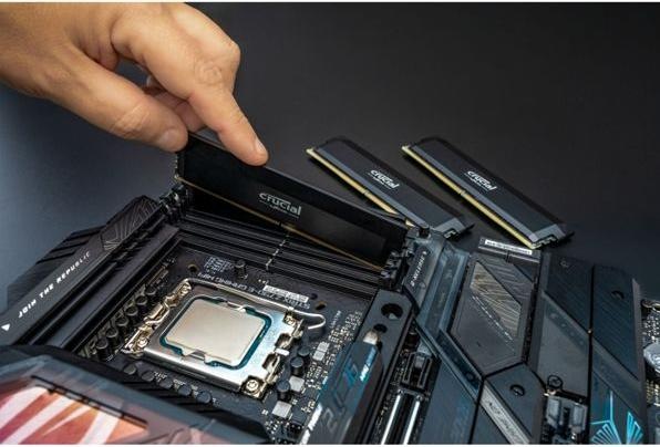 Actual product image Crucial Pro Overclocking (1 x 16GB, 6000 MHz, DDR5 RAM, U-DIMM)