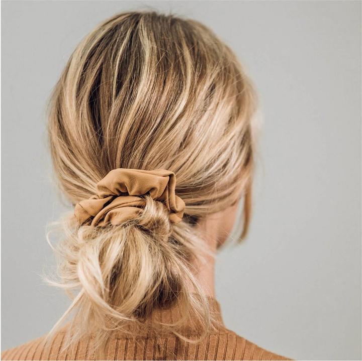 Produktbild Corinne World - Leather Schrunchie Camel (Haargummi)