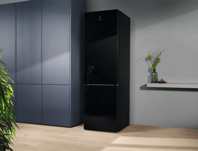 Actual product image Electrolux Chłodziarko-zamrażarka LNT7ME36K2 (366 l)