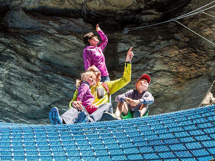 Immagine prodotto Smartbox Accesso al Glacier Canyon e al museo dei Cristaux (1 pers.)