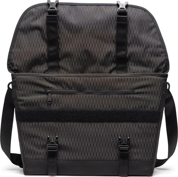 Actual product image Herschel Cove Messenger