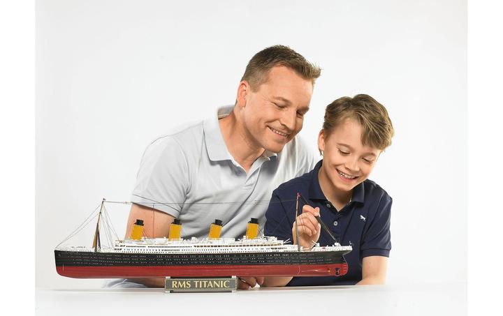 Produktbild Revell Geschenkset 100 Jahre Titanic