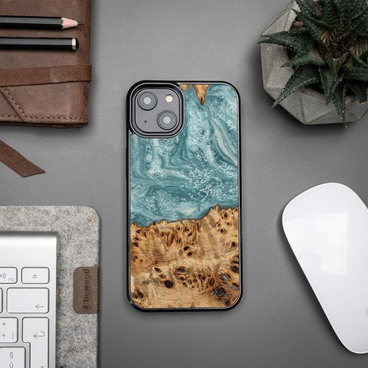Actual product image Bewood Wood and resin case for iPhone 15 Plus Unique Uranus - blue and white (Apple iPhone 15 Plus)