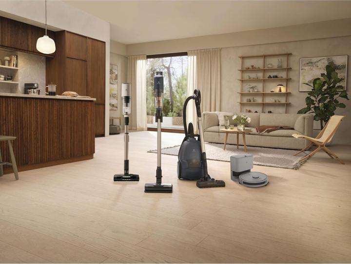 Actual product image Electrolux ER71UW2UG - Ultimate 700 (Vacuum mopping robot)