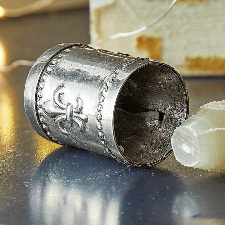 Produktbild Loberon Kerzenanspitzer Fleur De Lys antiksilber (4 cm, H)