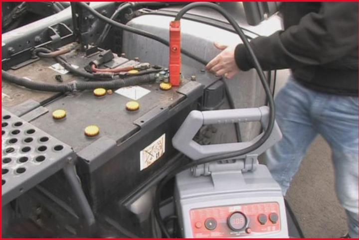 Produktbild KS Tools Booster 12/24 V, 3400 A (3400 A, 50000 mAh)