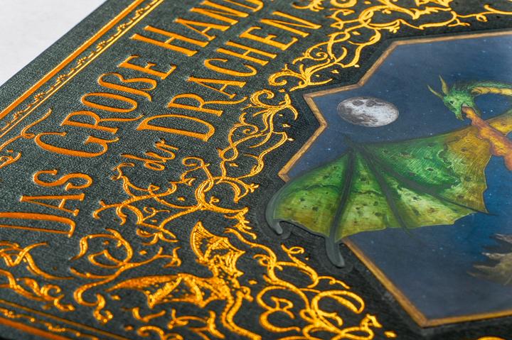 Image du produit Das grosse Handbuch der Drachen (Allemand, Cornelius Hartz, Emily Hawkins, Jessica Roux, 2025)